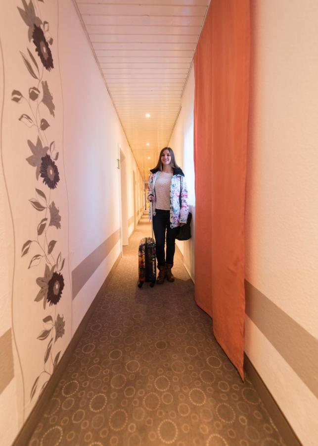 Hotel Ebnet Mutterstadt Buitenkant foto